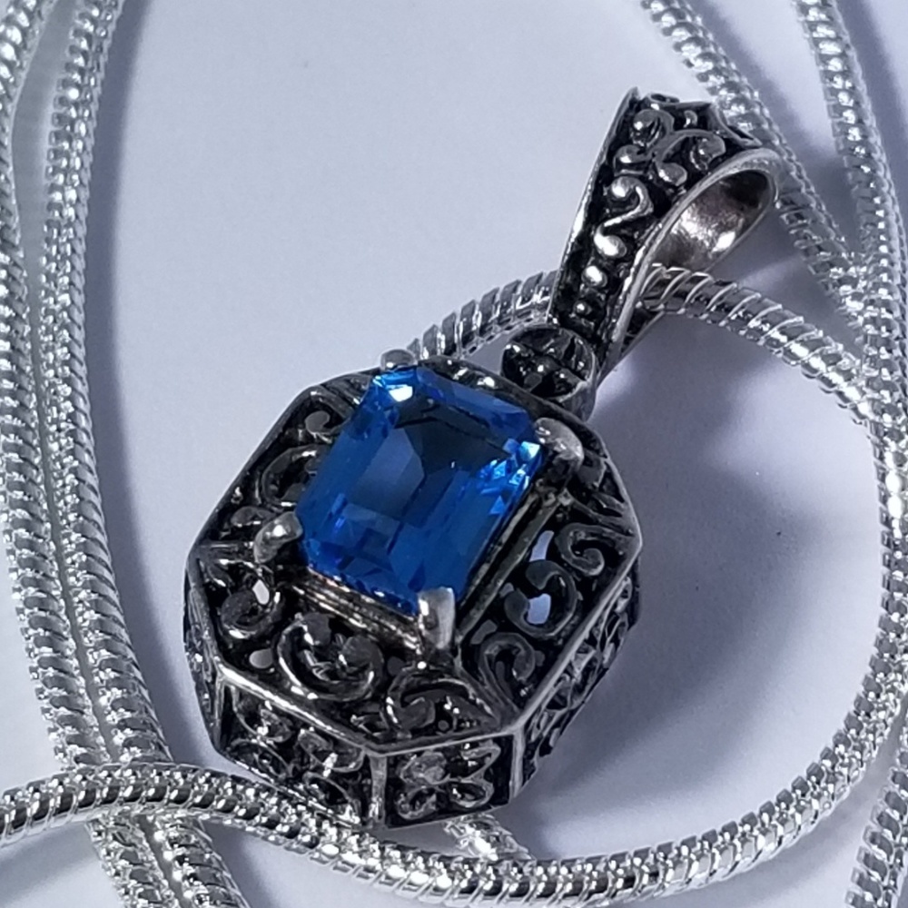 Vintage Blue topaz pendant only